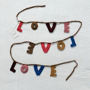 Oeuf Alpaca Fiber‎ LOVE Nursery Garland (100")